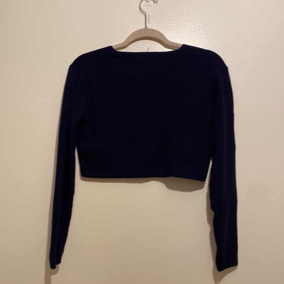 Brandy Melville Trio: Navy, Light Blue, and Cream Tops. Set 3 pieces - Picture 8 of 10